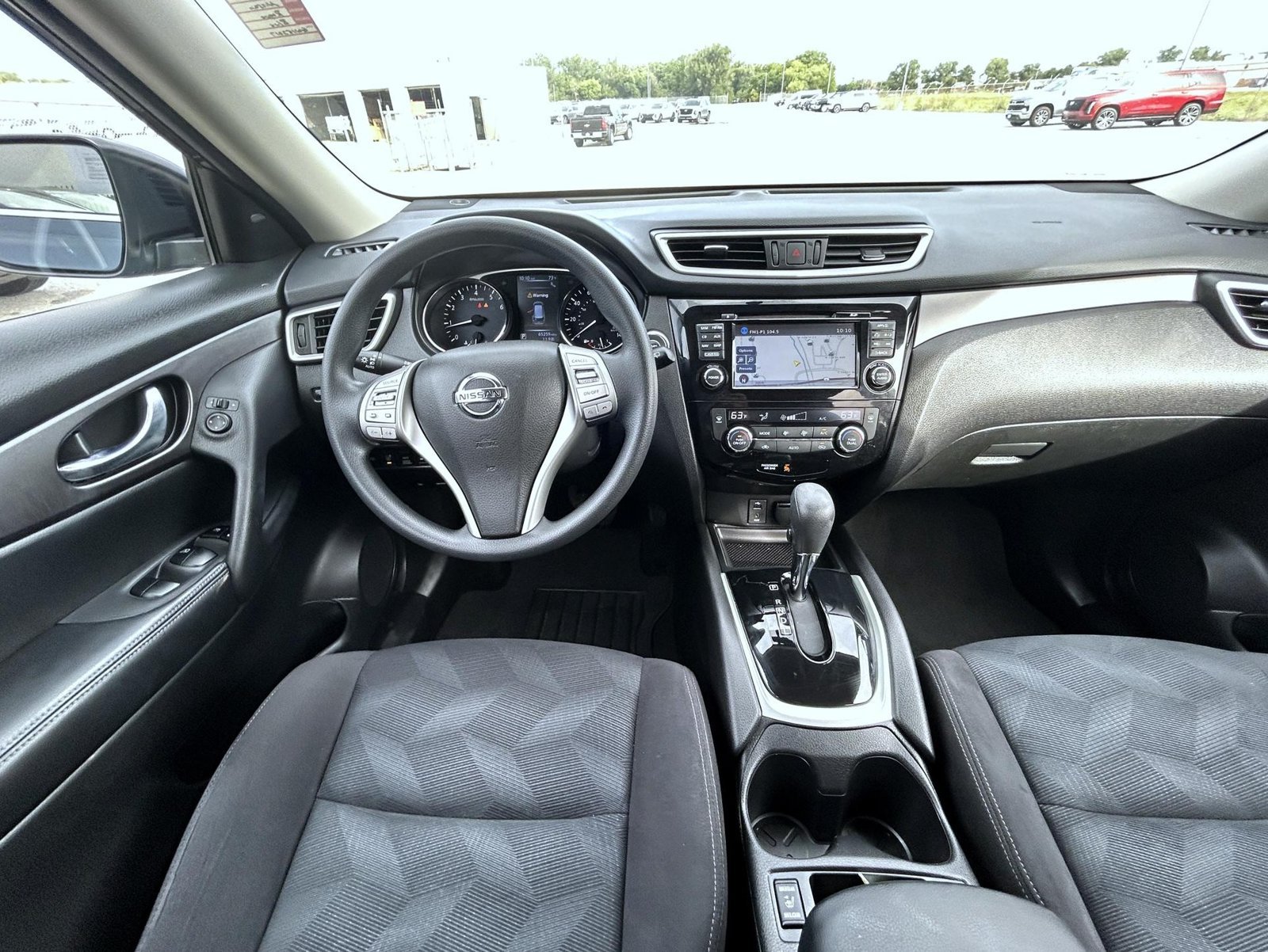 Used 2016 Blue Nissan SV image 13