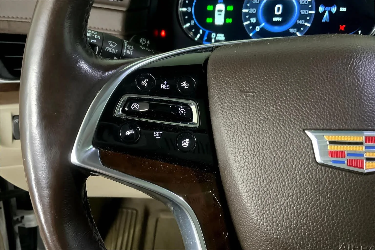 Used 2016 Crystal White Tricoat Cadillac Premium Collection image 22