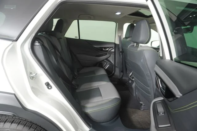 Certified Used 2025 Crystal White Pearl Subaru Onyx Edition image 39