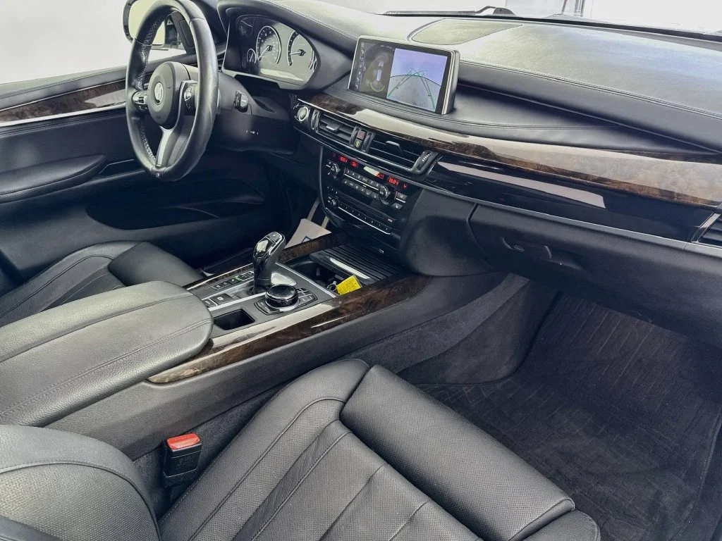 Used 2017 Glacier Silver Metallic BMW xDrive50i image 39