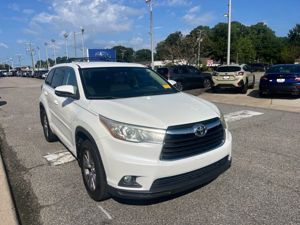 Used 2016 White Toyota LE Plus V6 image 2