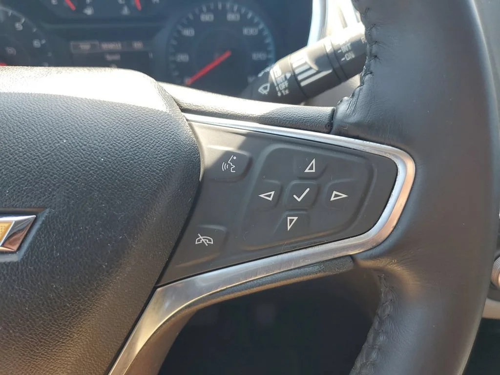 Used 2018 SILVER ICE METALLIC Chevrolet LT image 20