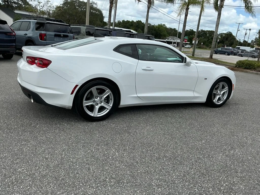 Used 2023 White Chevrolet 1LT image 13