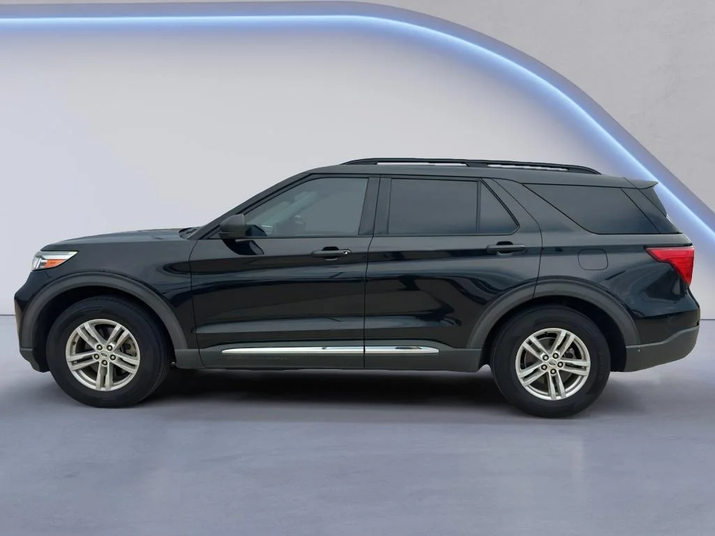 Used 2020 Agate Black Metallic Ford XLT image 9