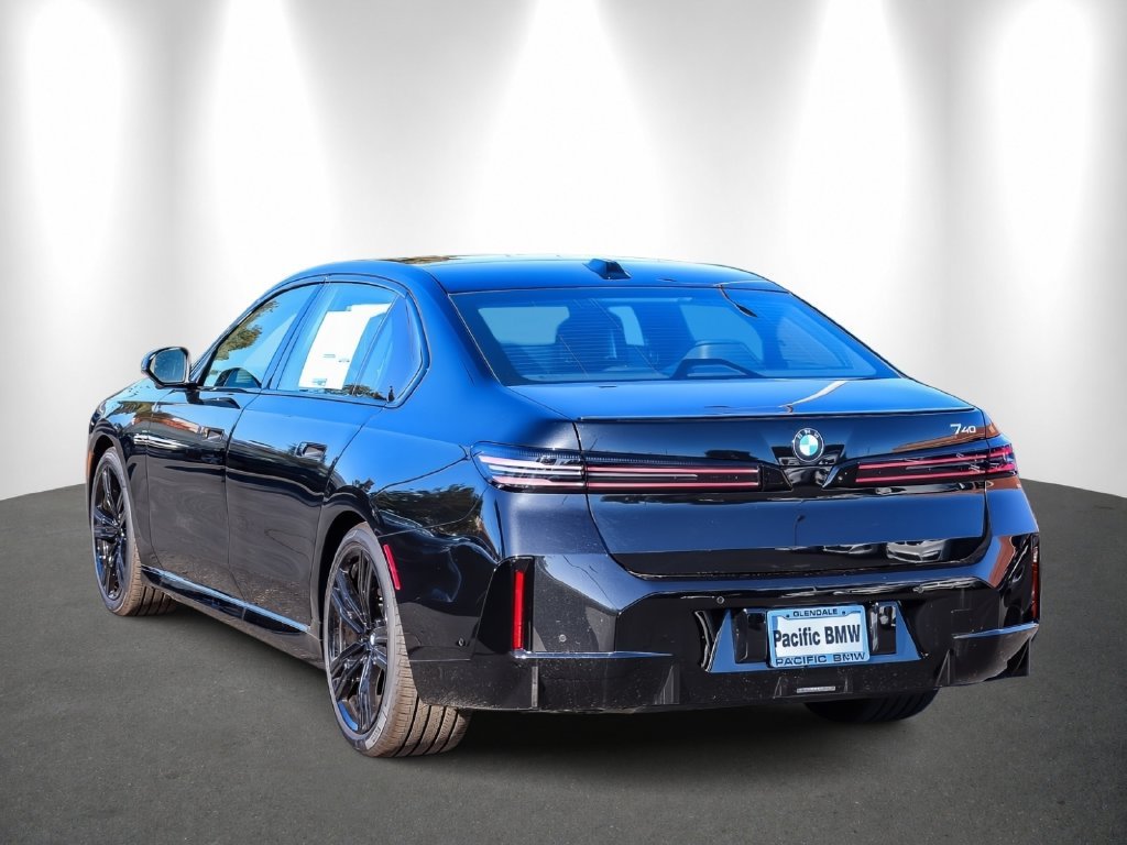 2027 BMW 7 Series photo 4