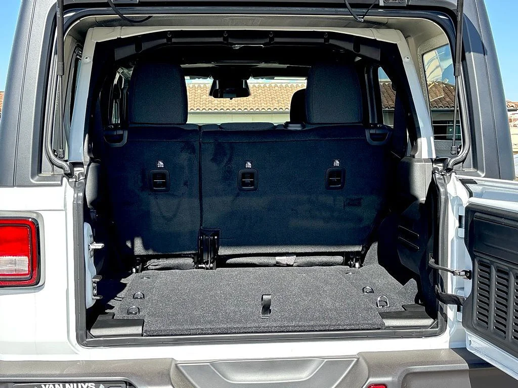 New 2026 Bright White Clear Coat Jeep 4-Door Willys 4x4 image 23
