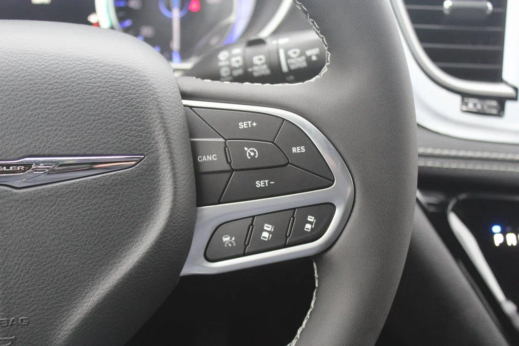New 2026 White Chrysler Select image 18