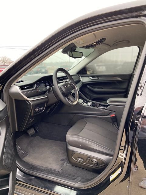 2023 Jeep Grand Cherokee Laredo - Photo 10