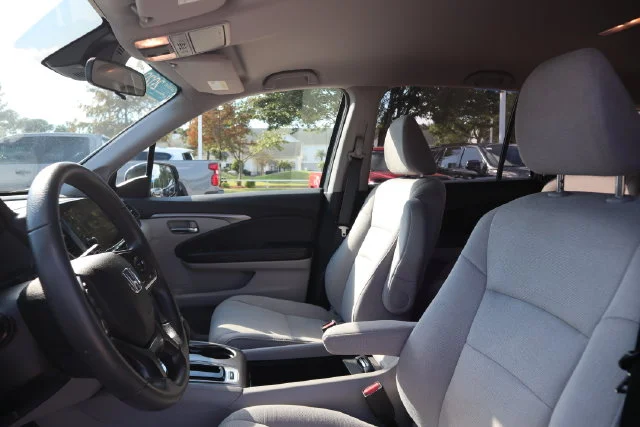 Used 2020 Lunar Silver Metallic Honda EX image 19