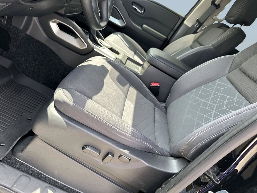 Used 2025 Super Black Nissan SV image 12