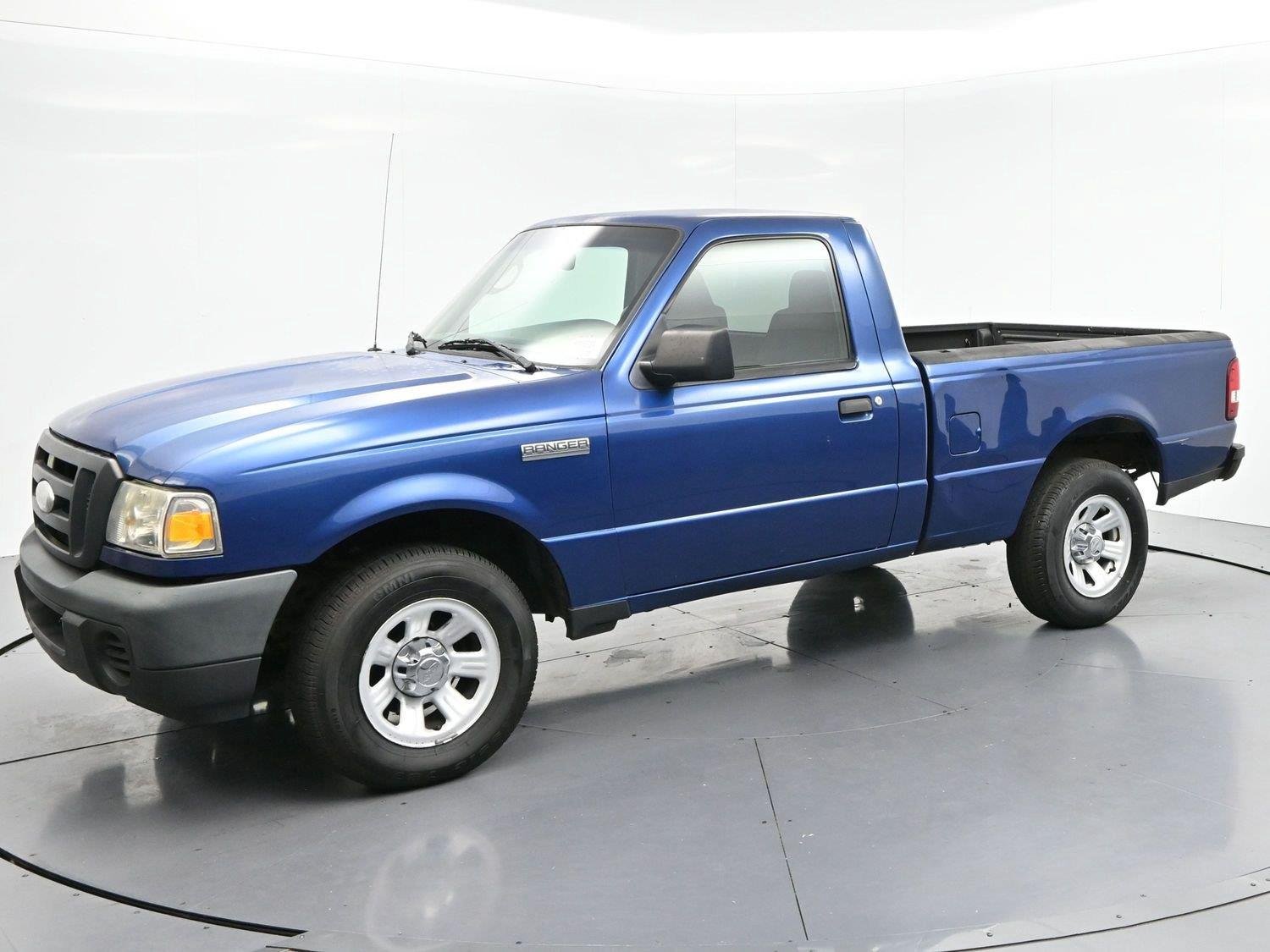 Used 2008  Ford XL image 3