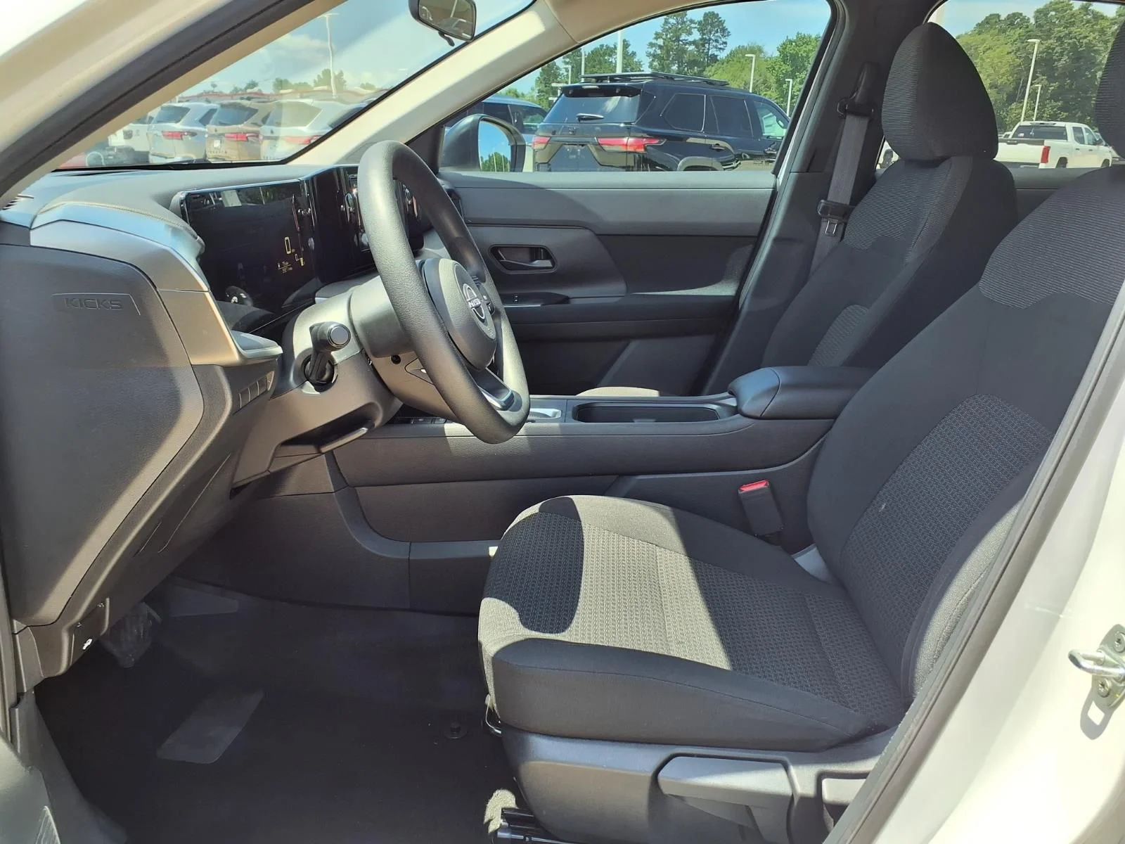 Used 2025 White Nissan S image 17