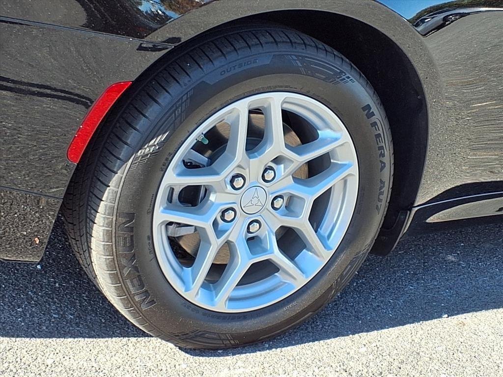 Used 2025 Diamond Black Crystal Pearlcoat Dodge R/T image 20