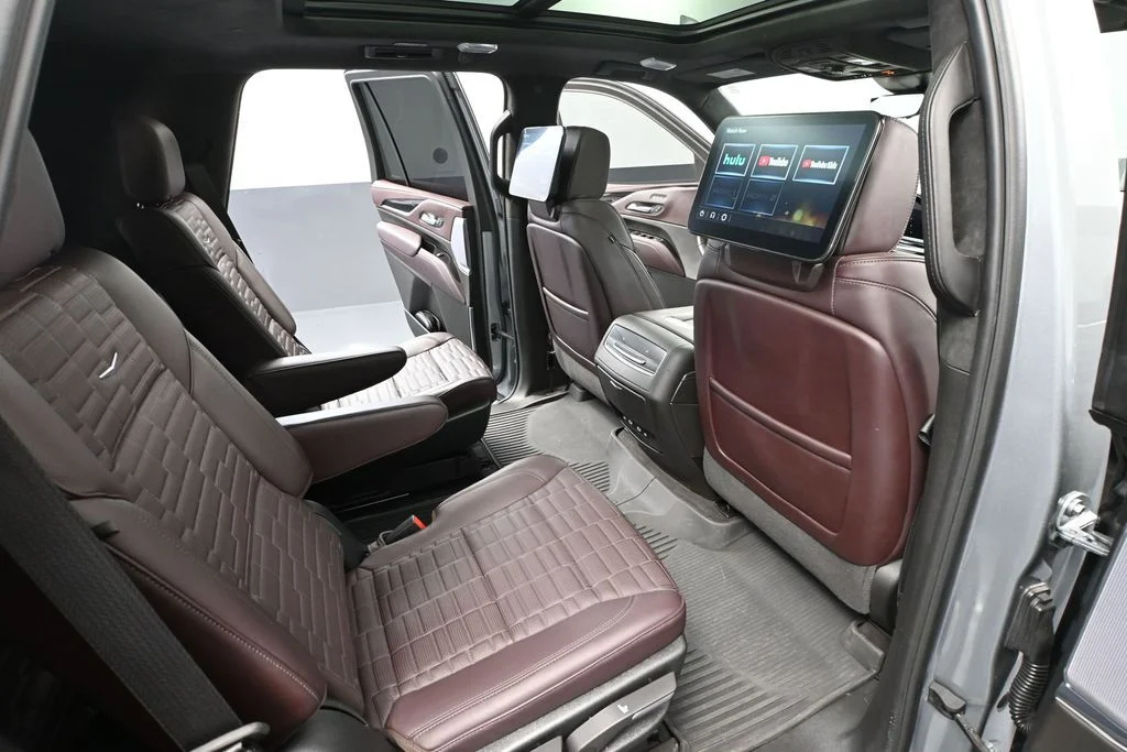 2024 Cadillac Escalade V-Series - Photo 46