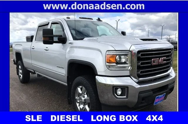 2017 GMC Sierra 4WD Crew Cab Standard Box SLE's photo