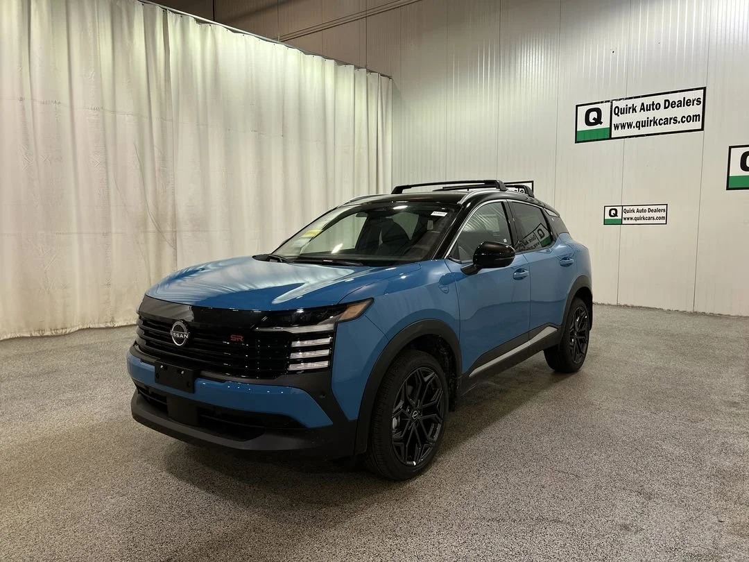 New 2026 Arctic Ice Blue Metallic / Super Black Two-tone Nissan SR image 4