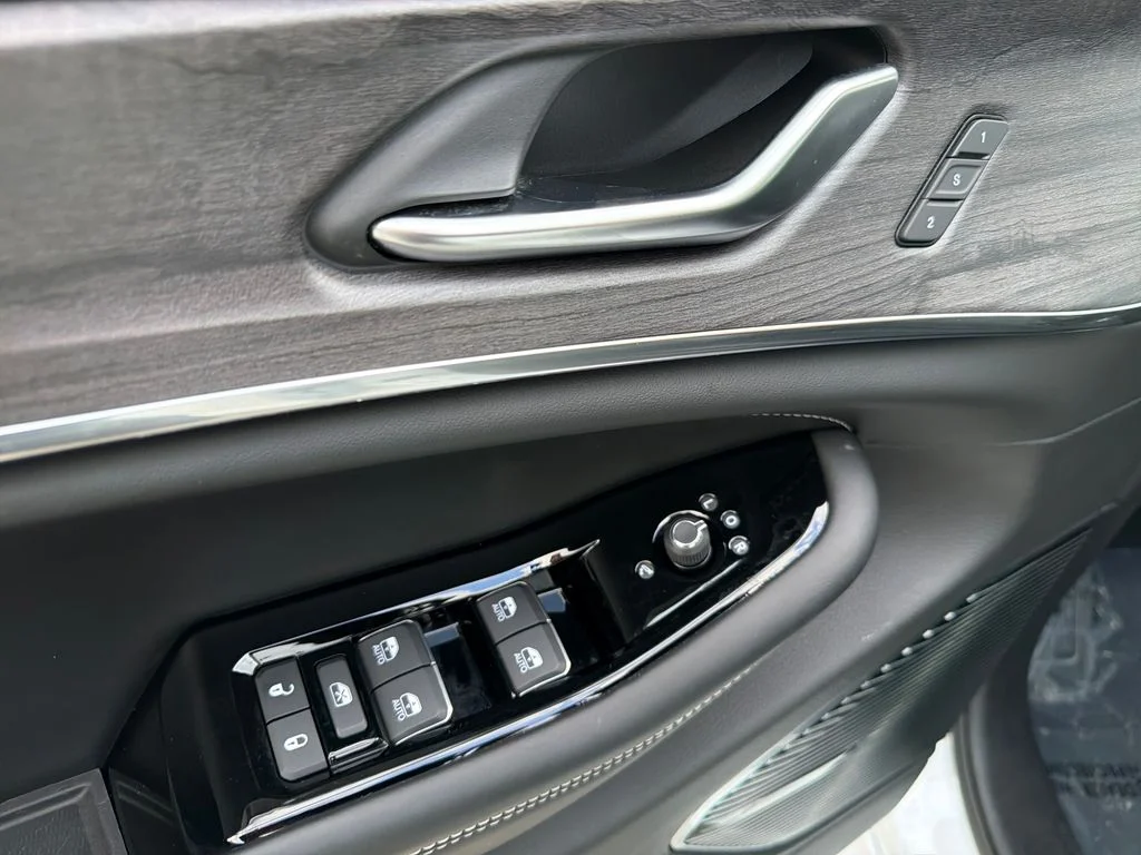 2023 Jeep Grand Cherokee Overland 4xe - Photo 19