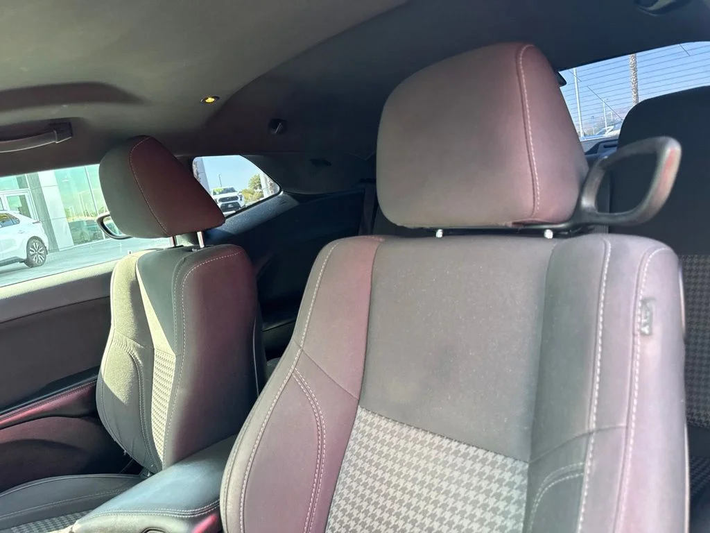 Used 2017 Silver Dodge SXT image 14