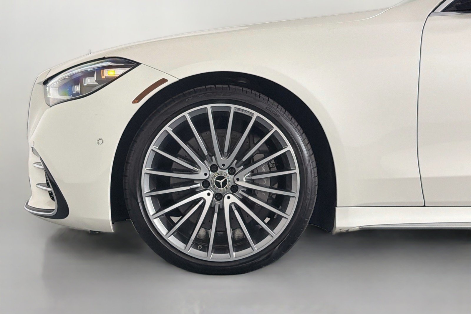 Certified Used 2023 MANUFAKTUR Diamond White Mercedes-Benz S 580 image 10