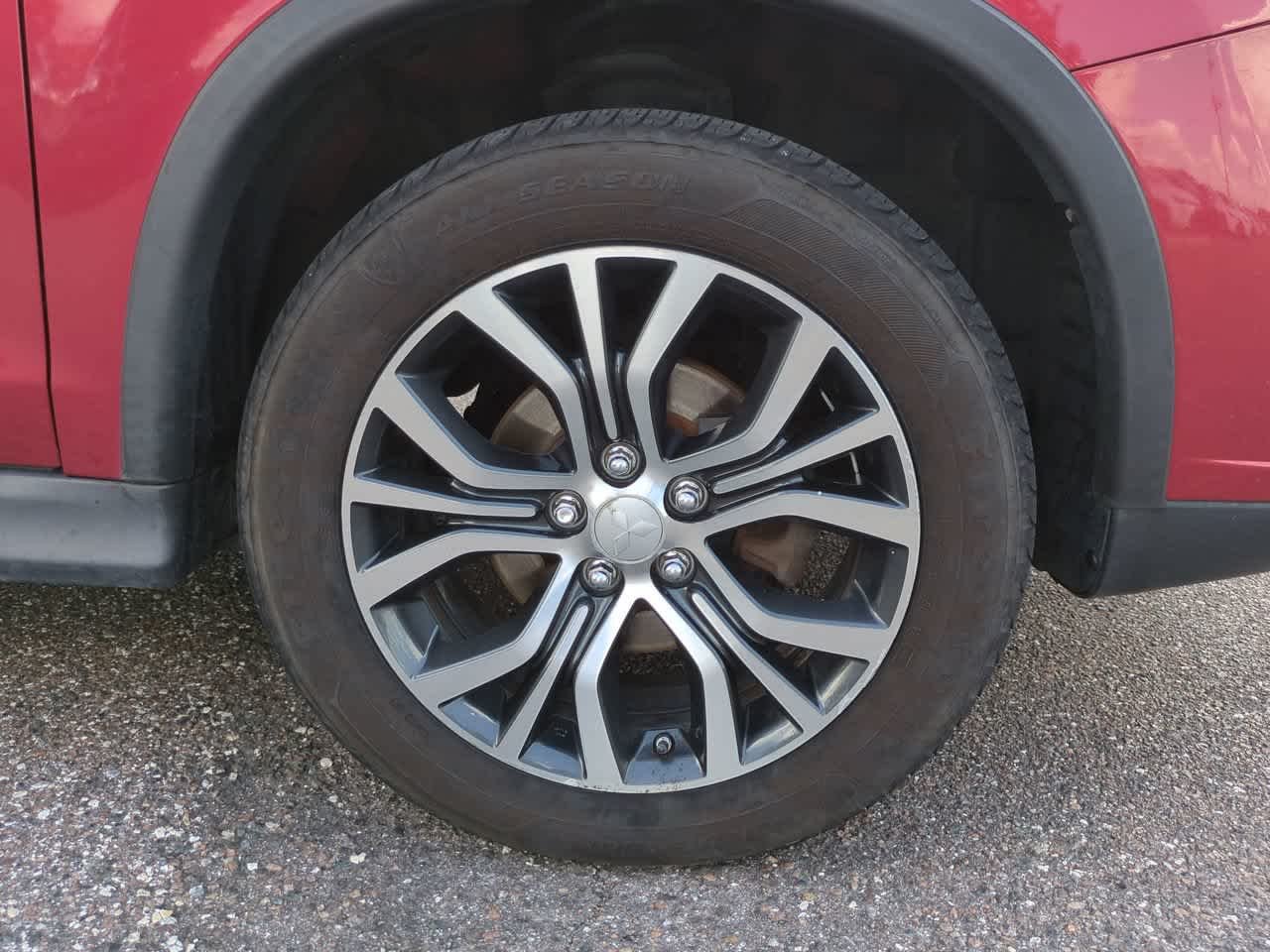 Used 2016 Rally Red Metallic Mitsubishi 2.4 SEL image 11