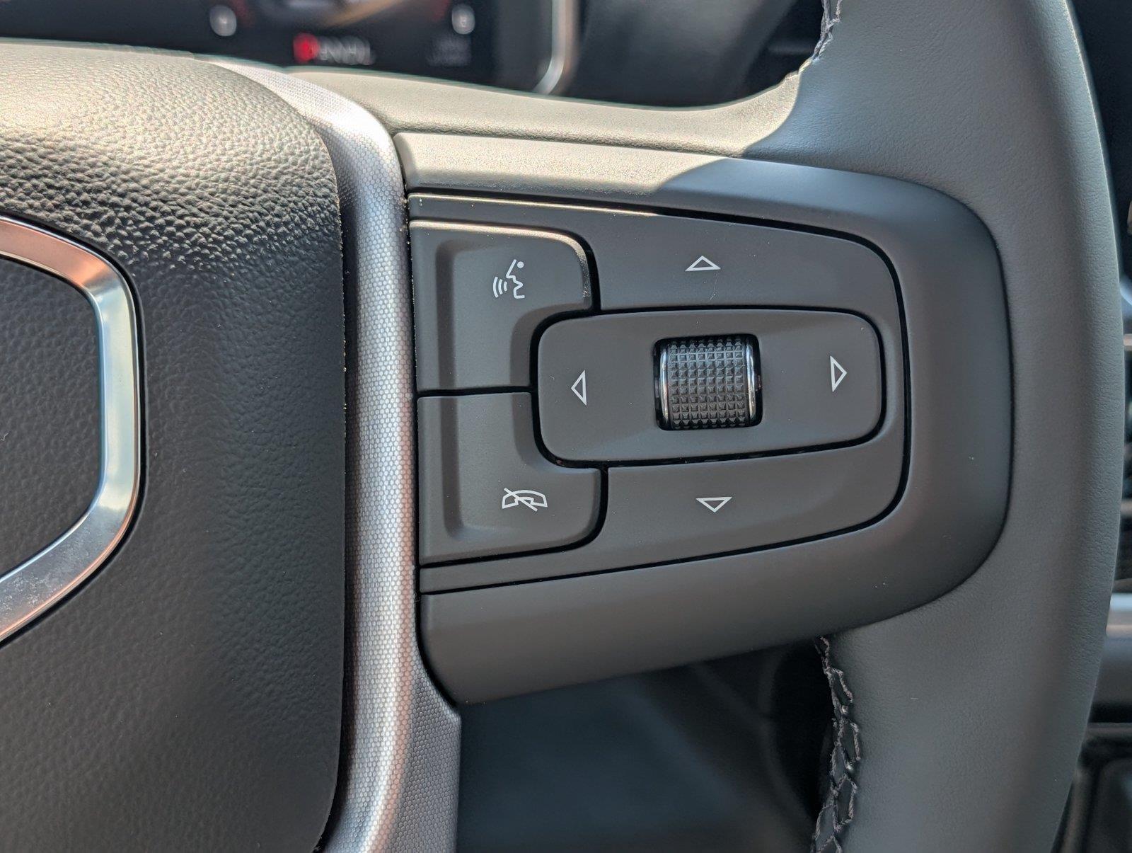 New 2026 Sterling Metallic GMC Elevation image 25
