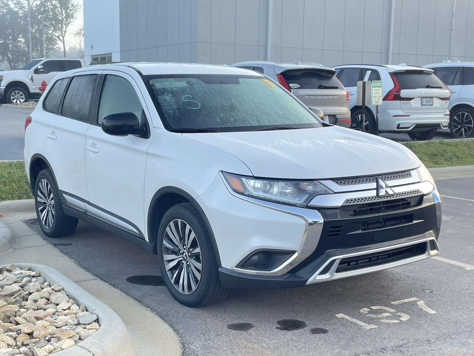 Used 2020  Mitsubishi ES image 1