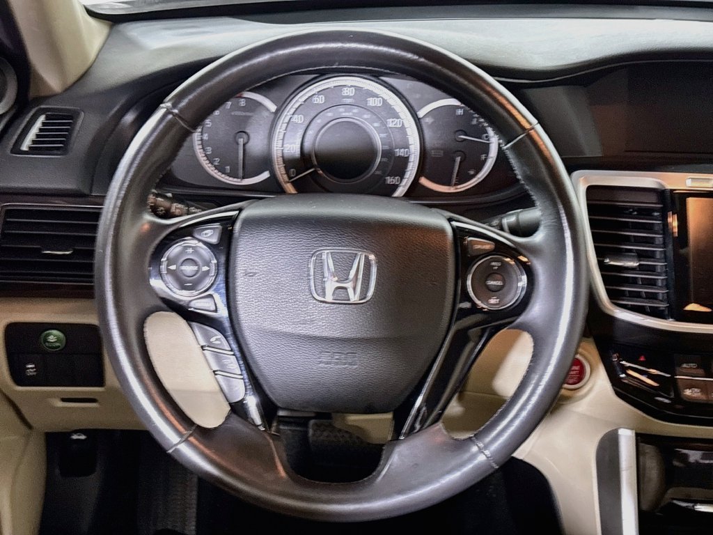 Used 2017 Gold Honda EX-L image 13