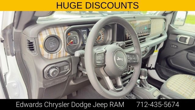 New 2026 Bright White Clear-Coat Exterior Paint Jeep  image 15