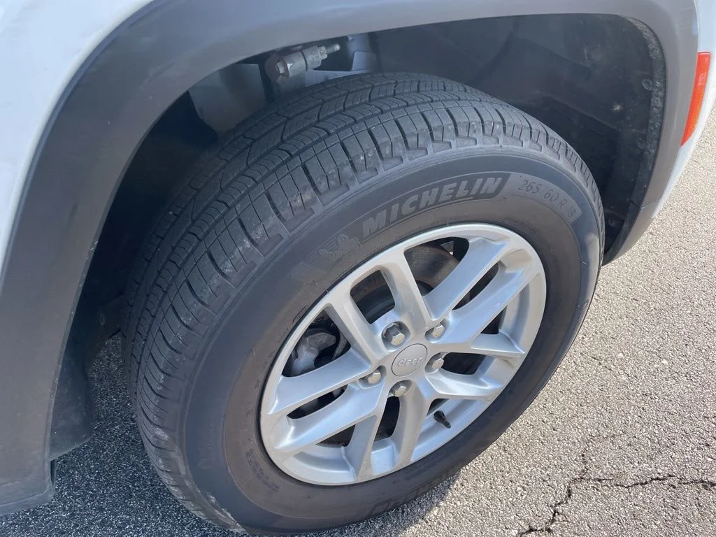 Used 2024 White Jeep Laredo X image 12