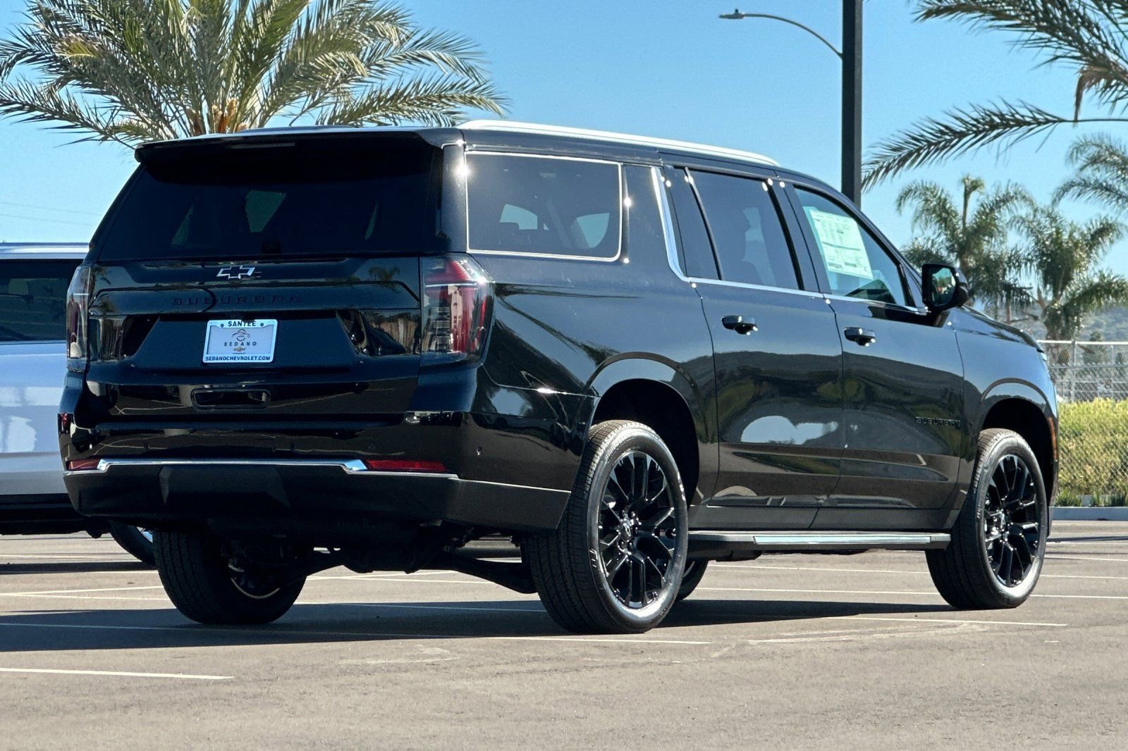 2026 Chevrolet Suburban LS - Photo 4