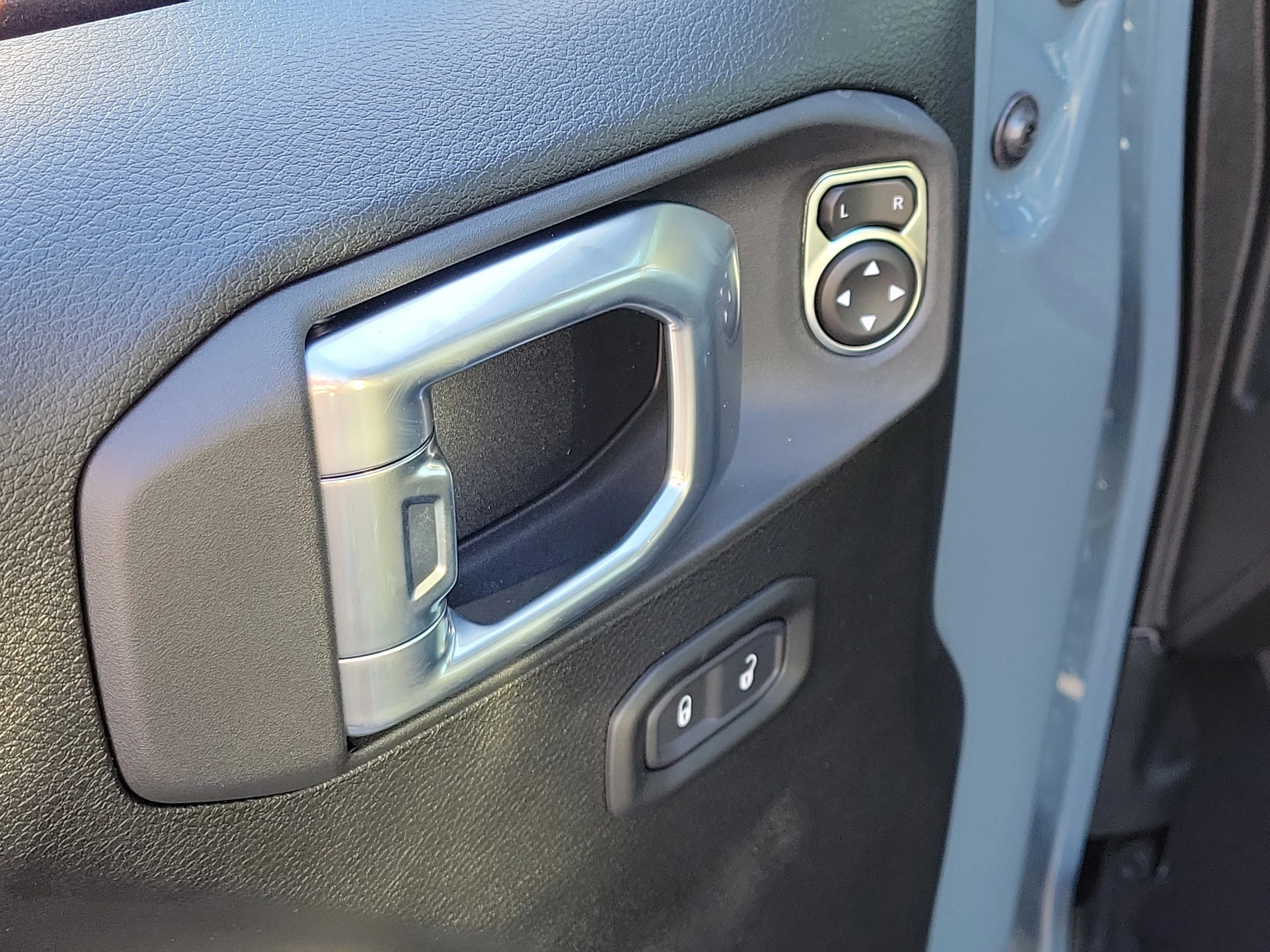 New 2026 Anvil Clearcoat Jeep Mojave image 17
