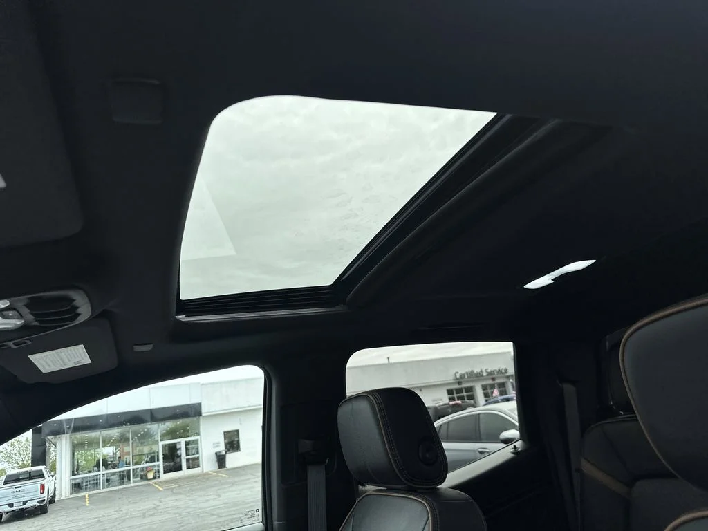 Used 2025 Silver GMC AT4 image 19