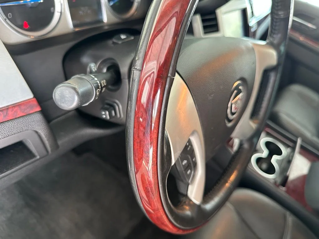 Used 2013 White Cadillac Premium image 16