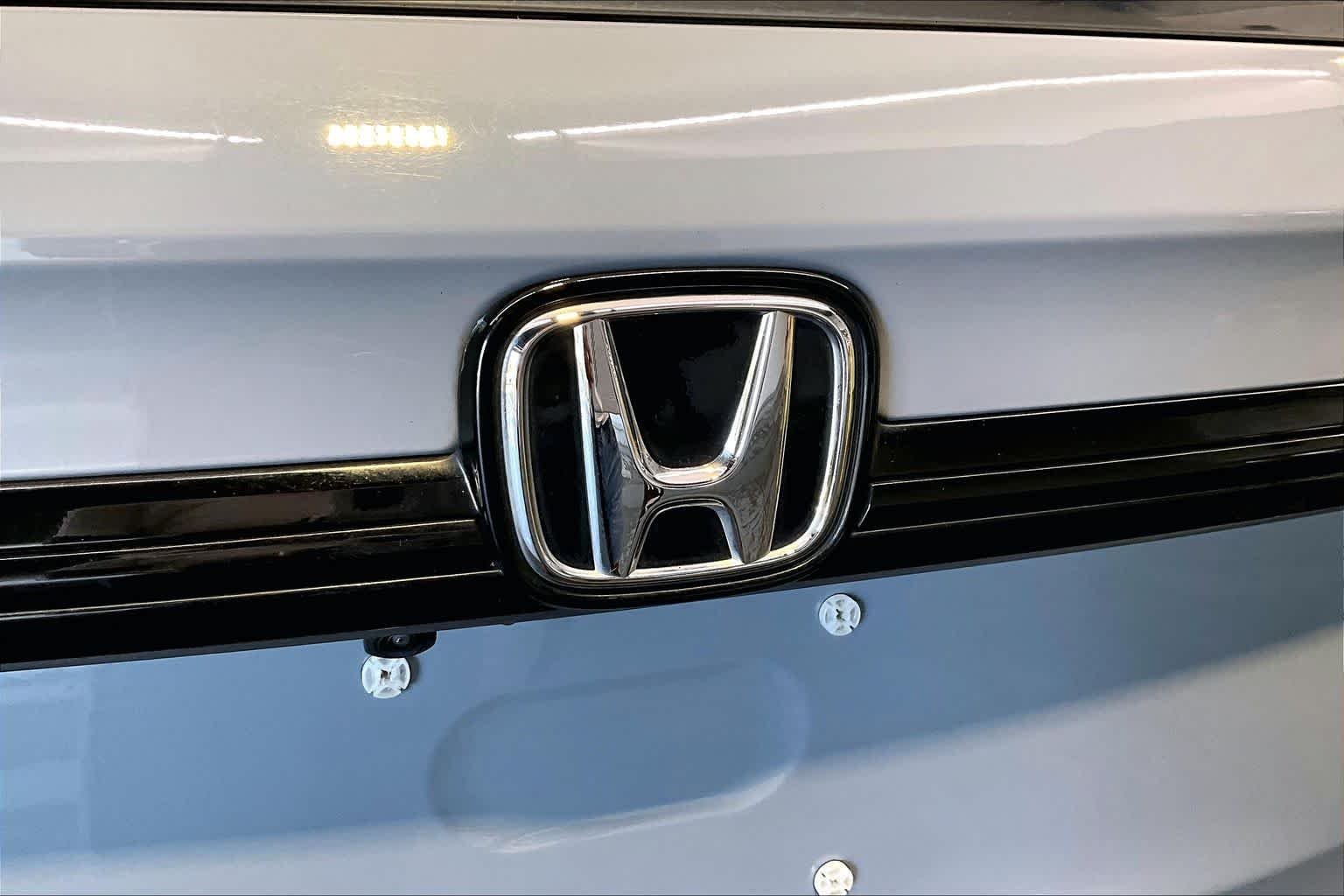 Used 2023 Sonic Gray Pearl Honda Sport image 32