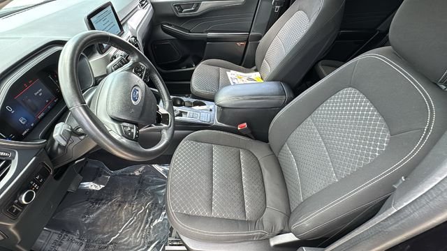 Used 2023 Black Ford Active image 18