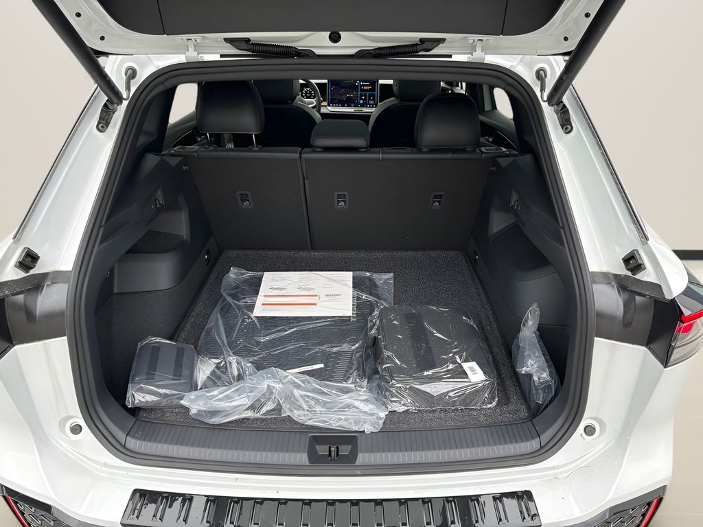 New 2026 Opal White Pearl Volkswagen SEL R-Line Turbo image 24