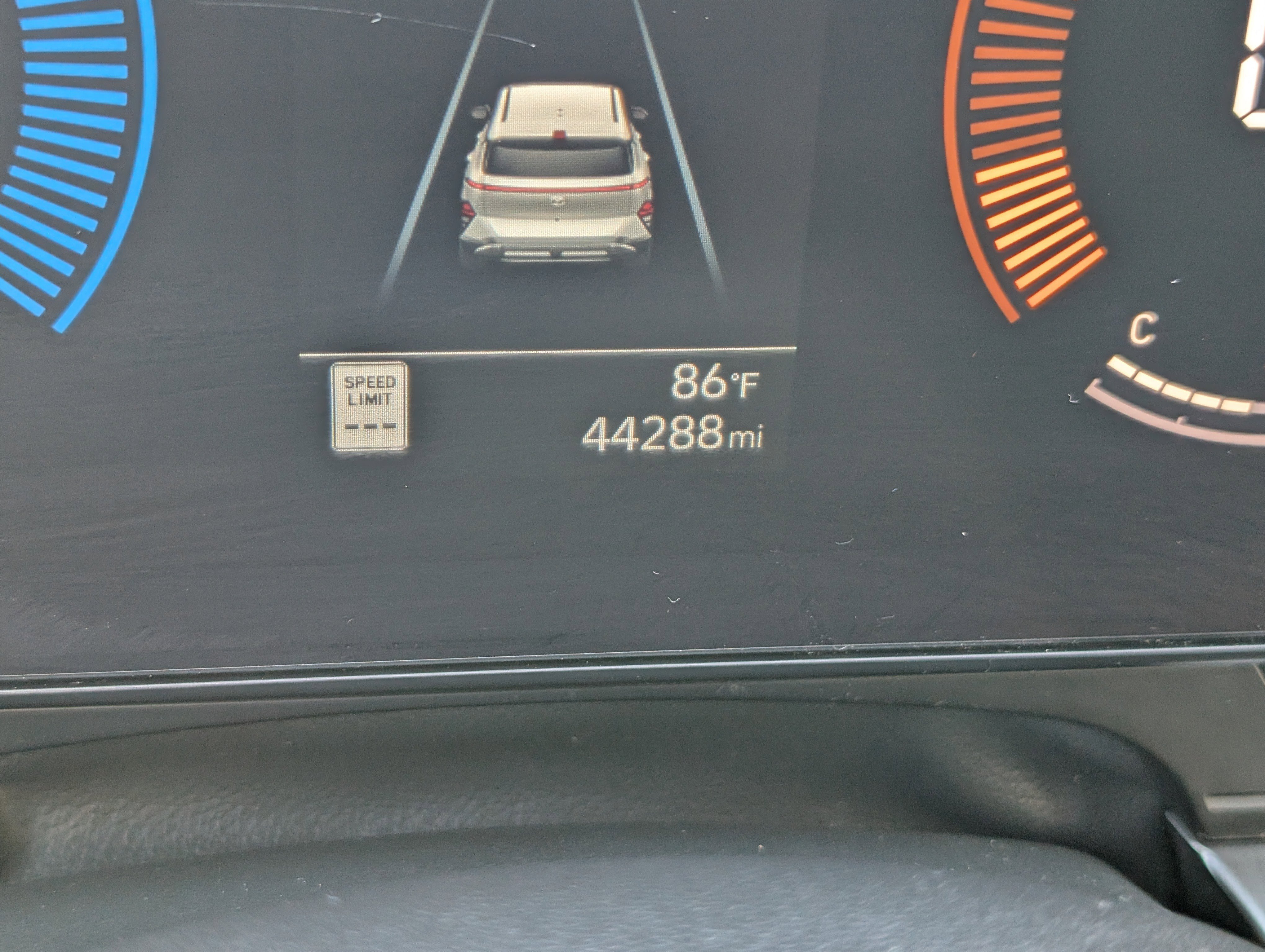 Used 2025 Neoteric Yellow Hyundai SEL image 16