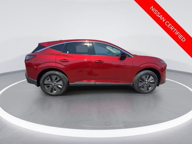 Used 2025 Red Nissan SL image 9