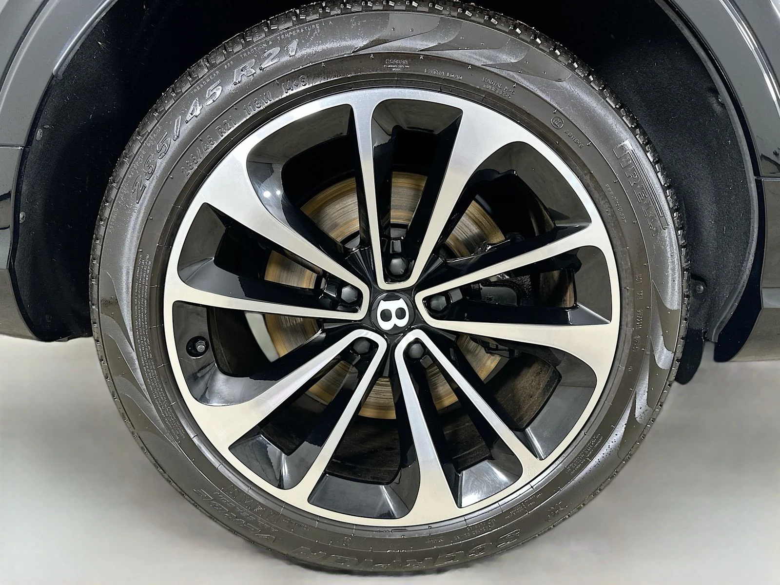 Used 2022 Black Bentley  image 62