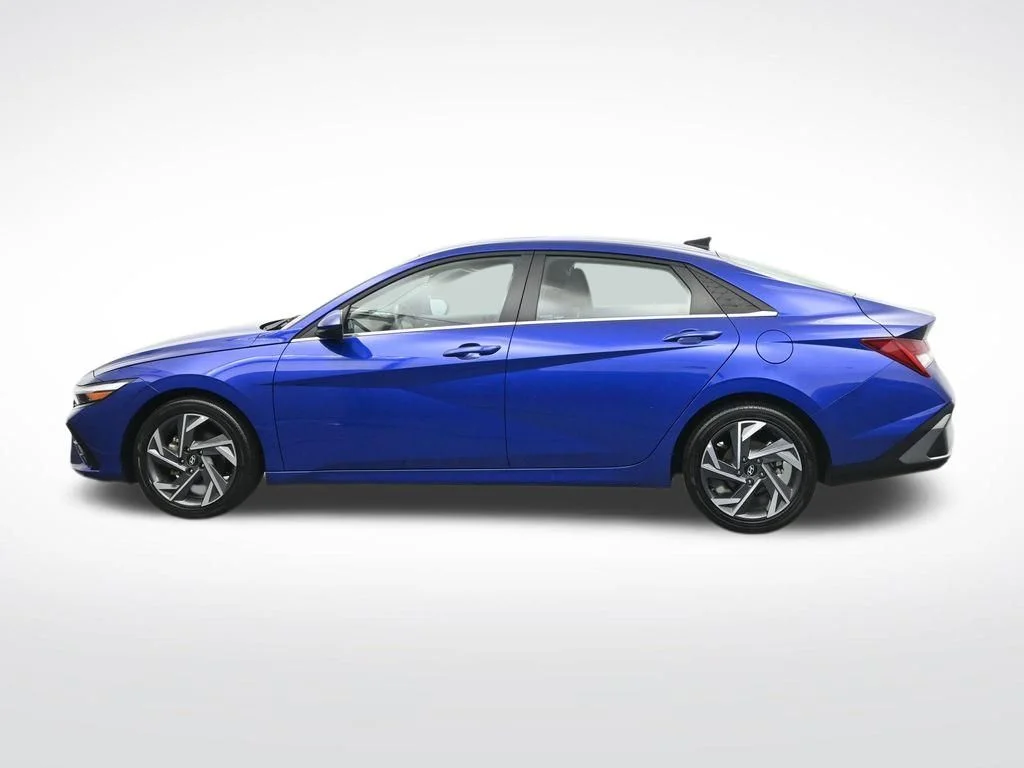 Used 2025 Blue Hyundai SEL Convenience image 9
