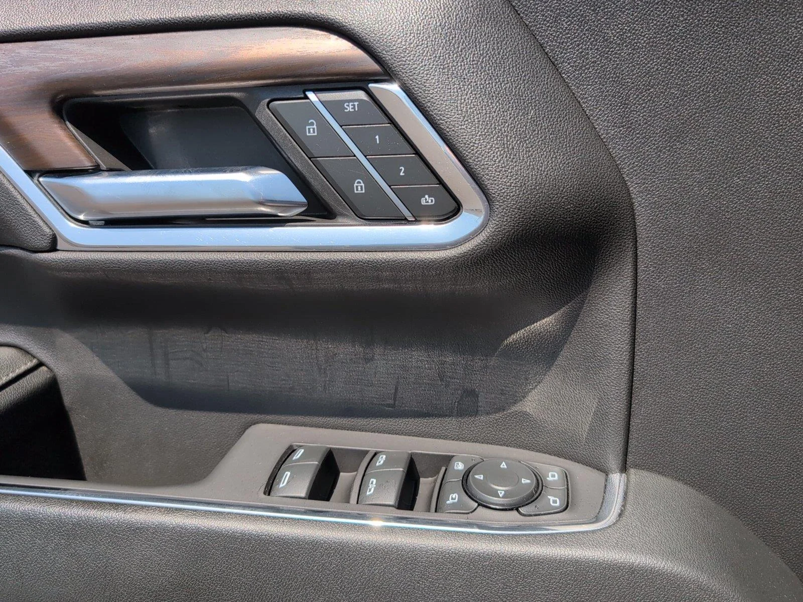 Used 2024 Sterling Metallic GMC SLT image 18
