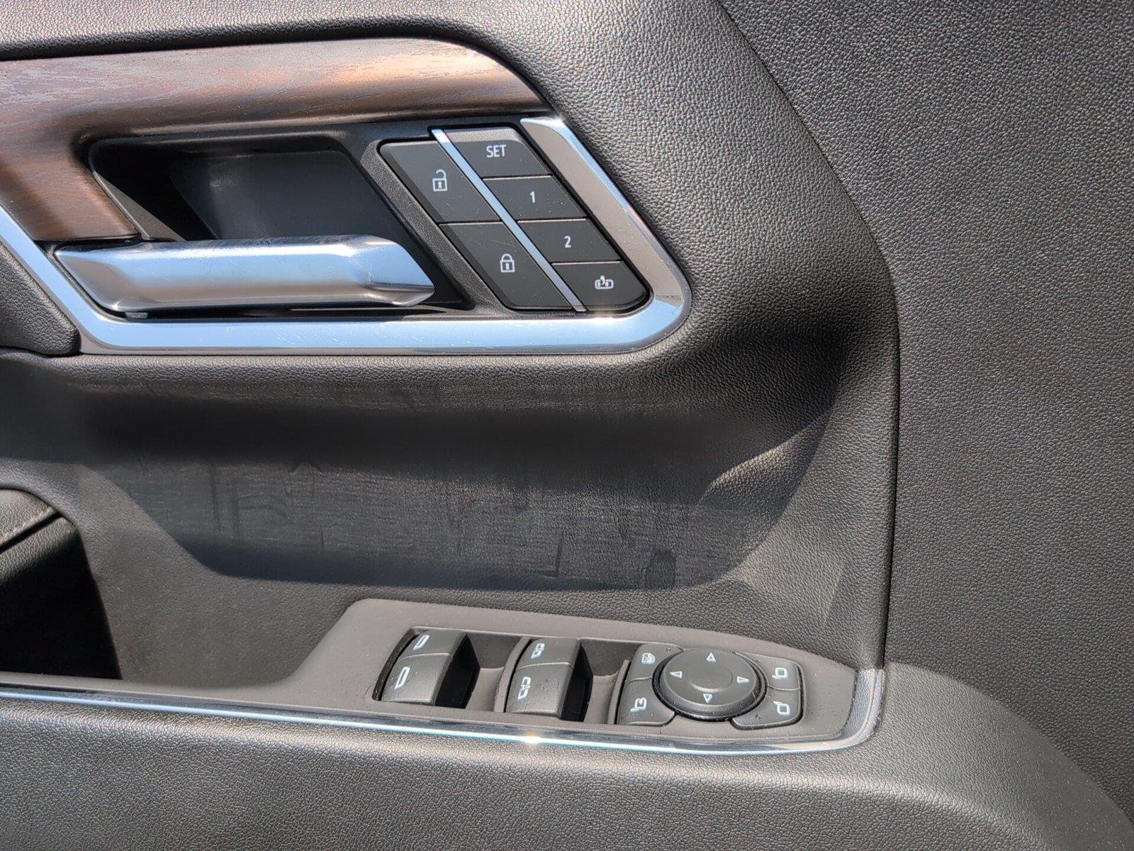 Used 2024 Sterling Metallic GMC SLT image 18