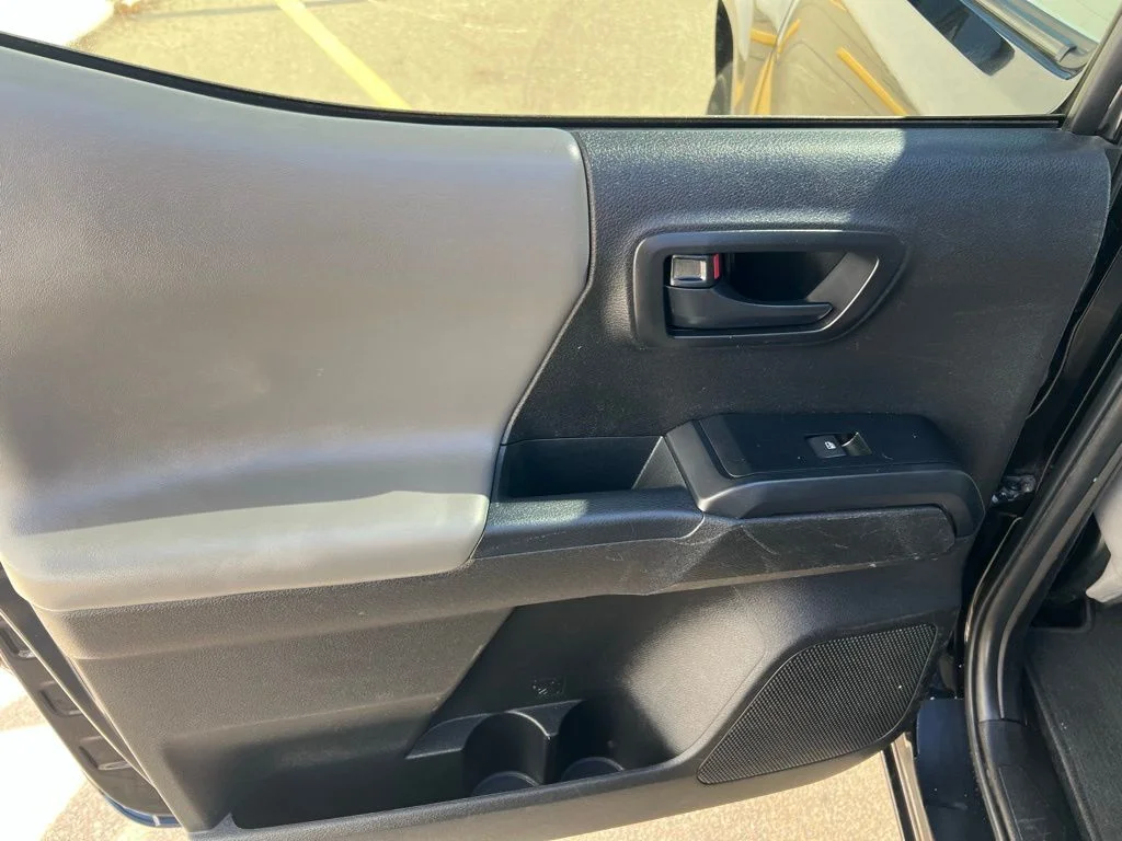 Used 2022 Midnight Black Metallic Toyota SR image 19