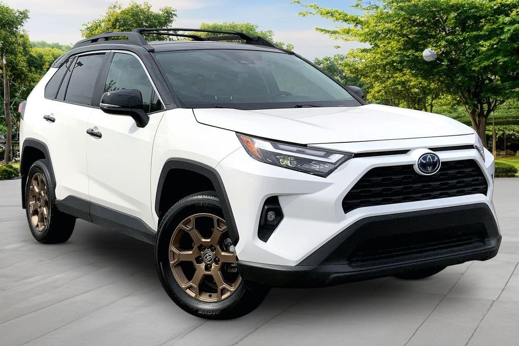 Used 2024 White Toyota Woodland Edition image 3