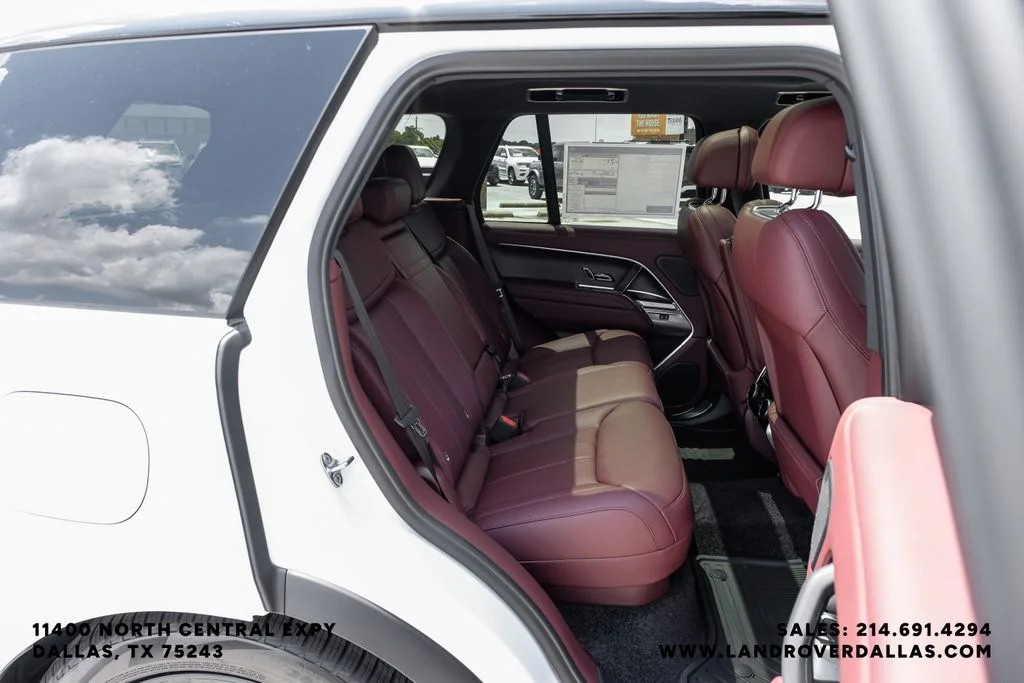 New 2026 Fuji White Land Rover SE image 42