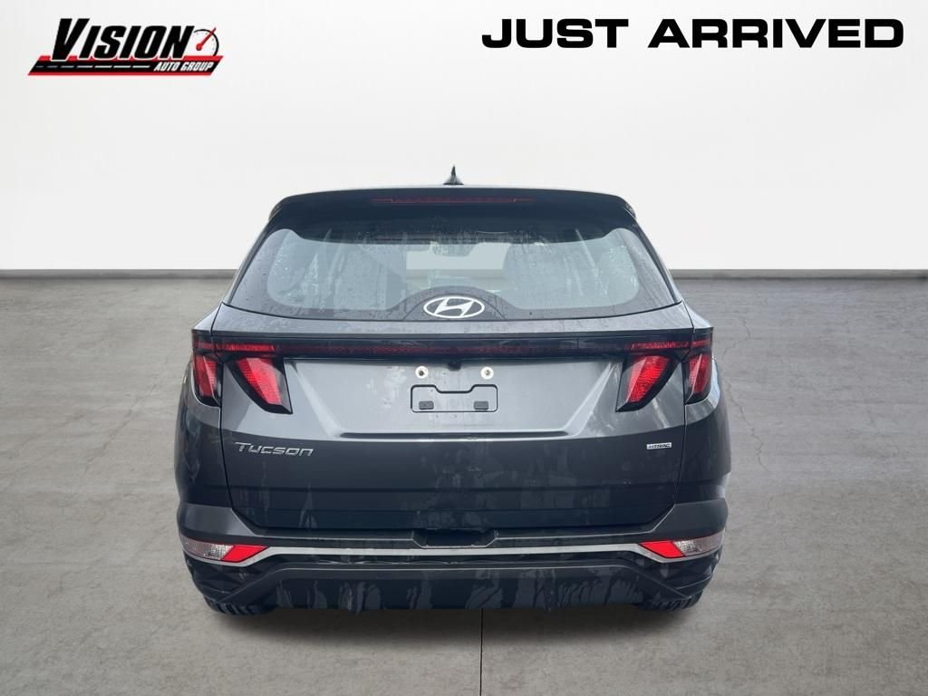 Used 2024 Gray Hyundai SE image 5