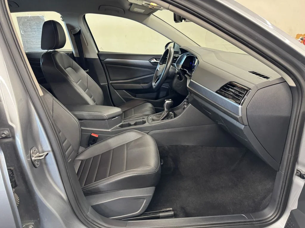 Used 2024 Silver Volkswagen 1.5T SE image 28