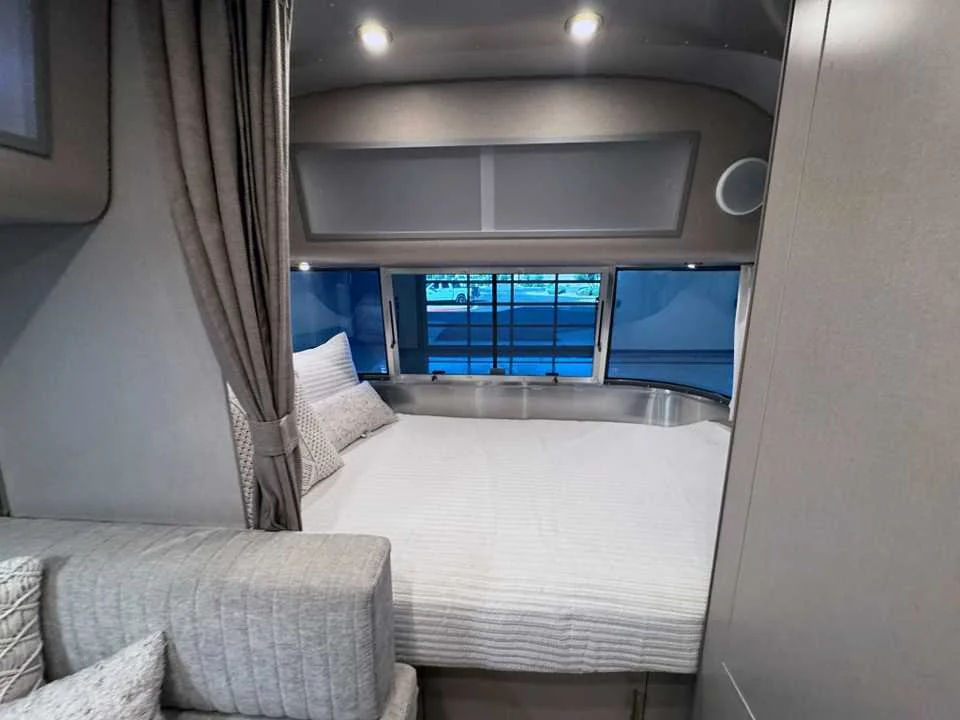 Used 2026 SILVER AIRSTREAM  image 29