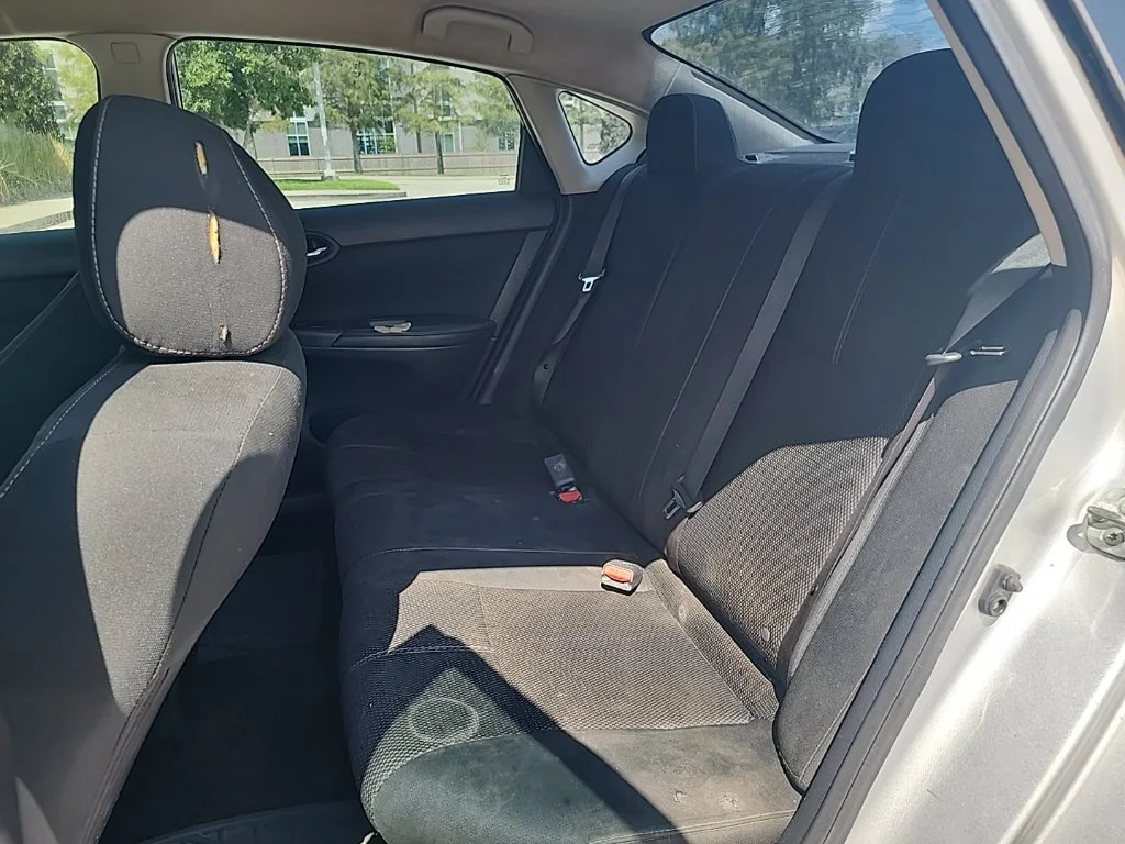 Used 2018 Silver Nissan S image 3