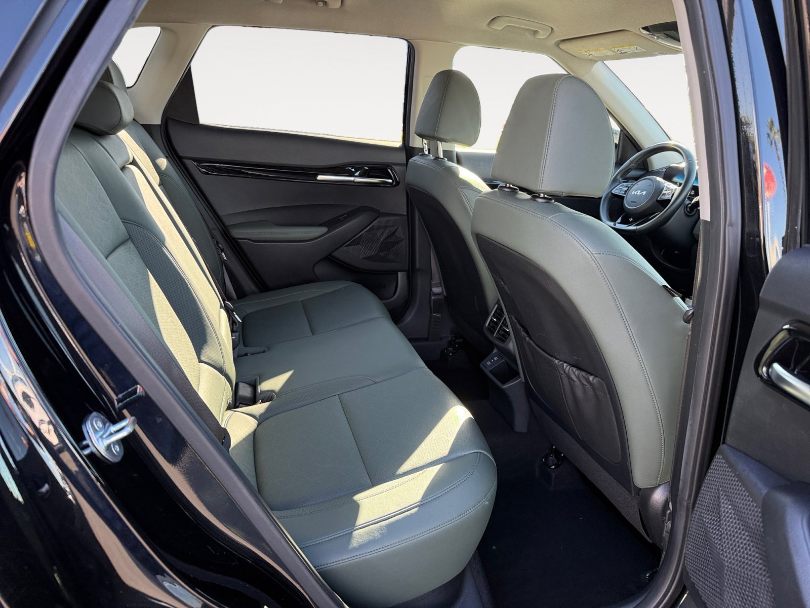 Used 2024 Black Kia SX image 18
